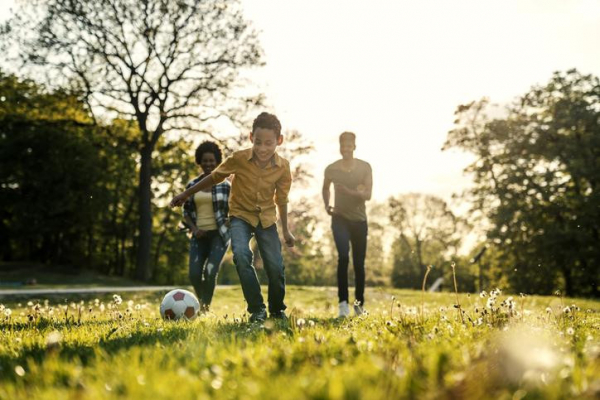 A low-tech school vacation: Keeping kids busy and happy without screens